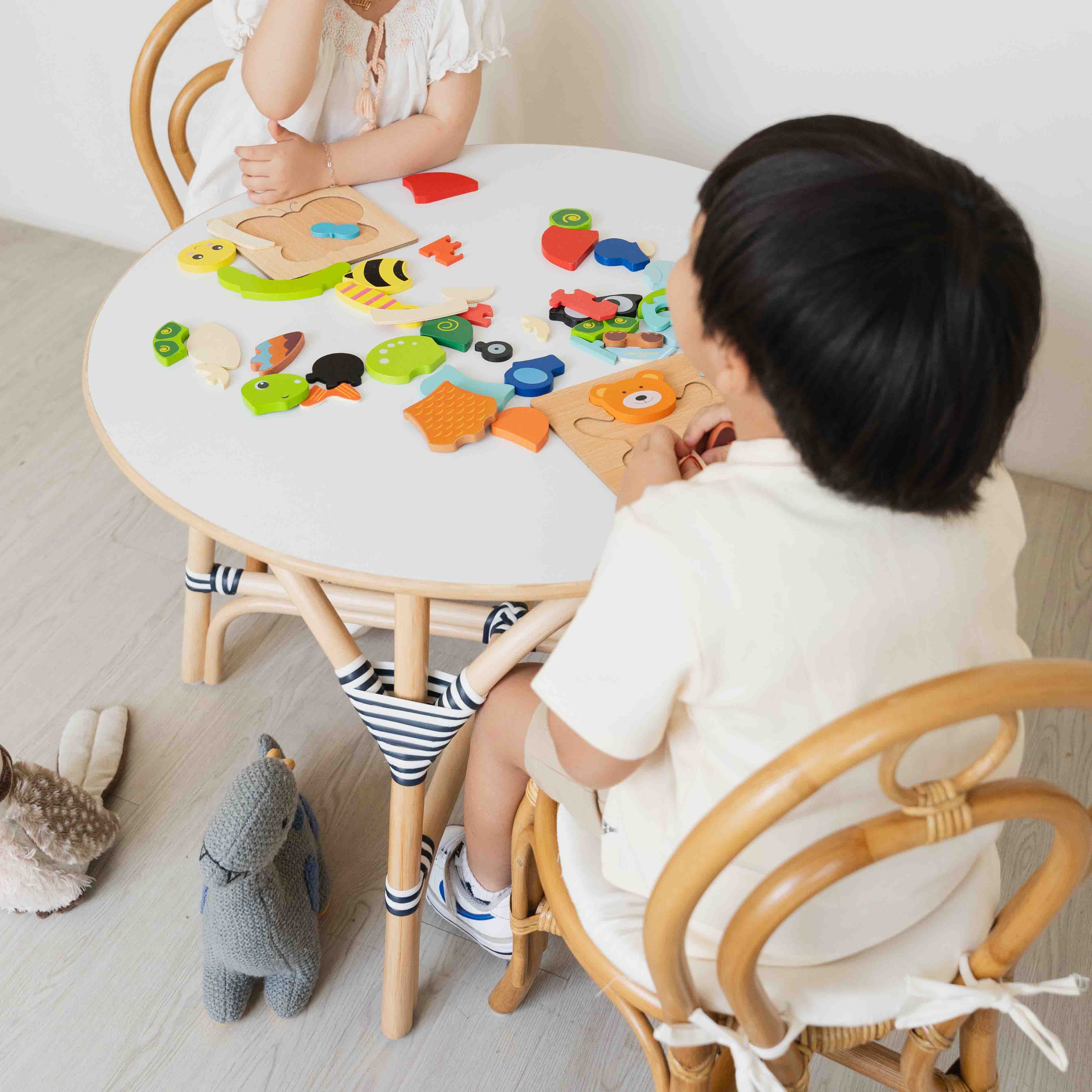 Aulia Kids Table (Medium) & Set of 2 Amélie Kids Chairs