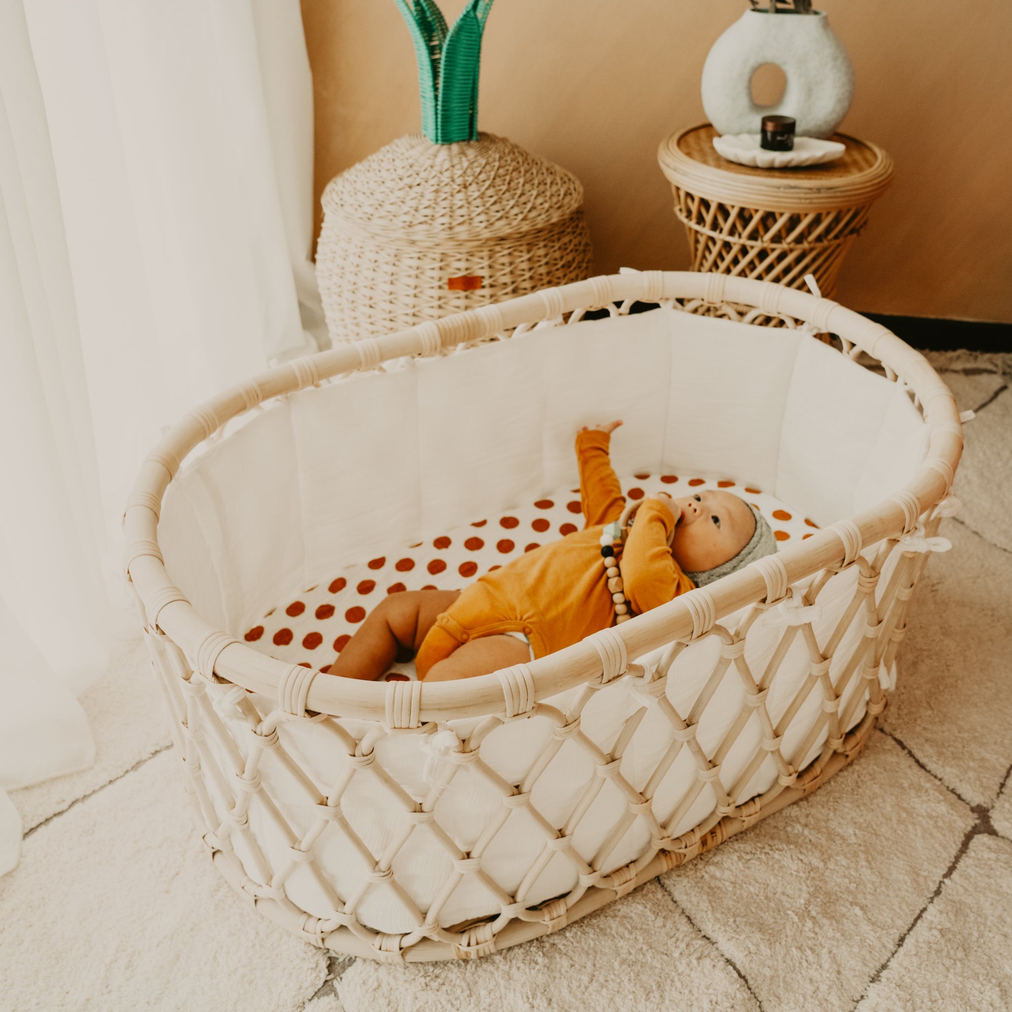 Tempat Tidur Bayi Gerhana