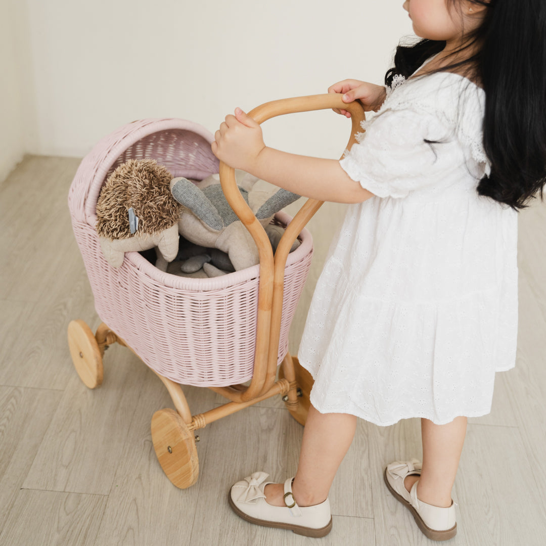 Kereta Dorong Boneka Rotan Colette - Merah Muda