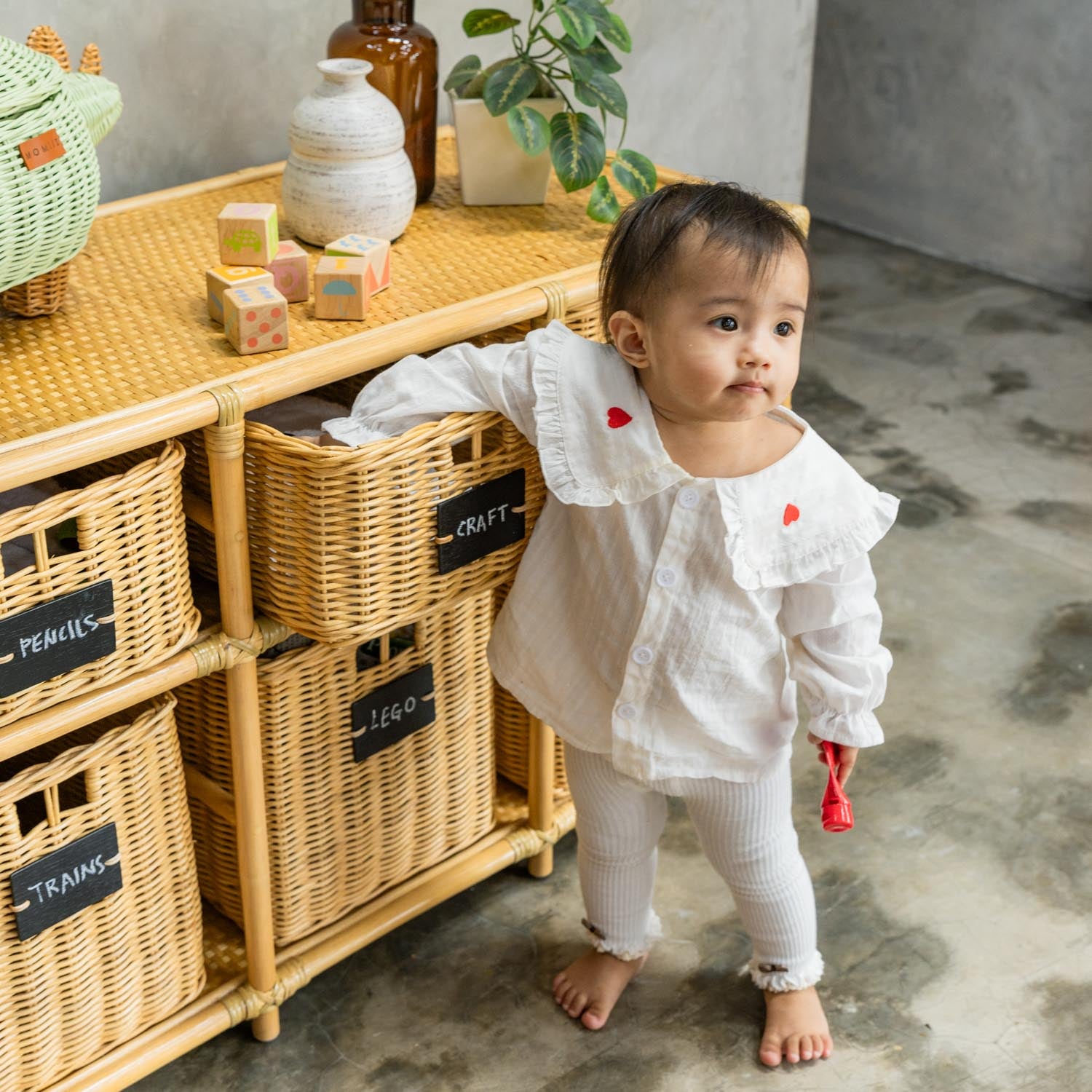 Graha Montessori Storage Shelf with Baskets