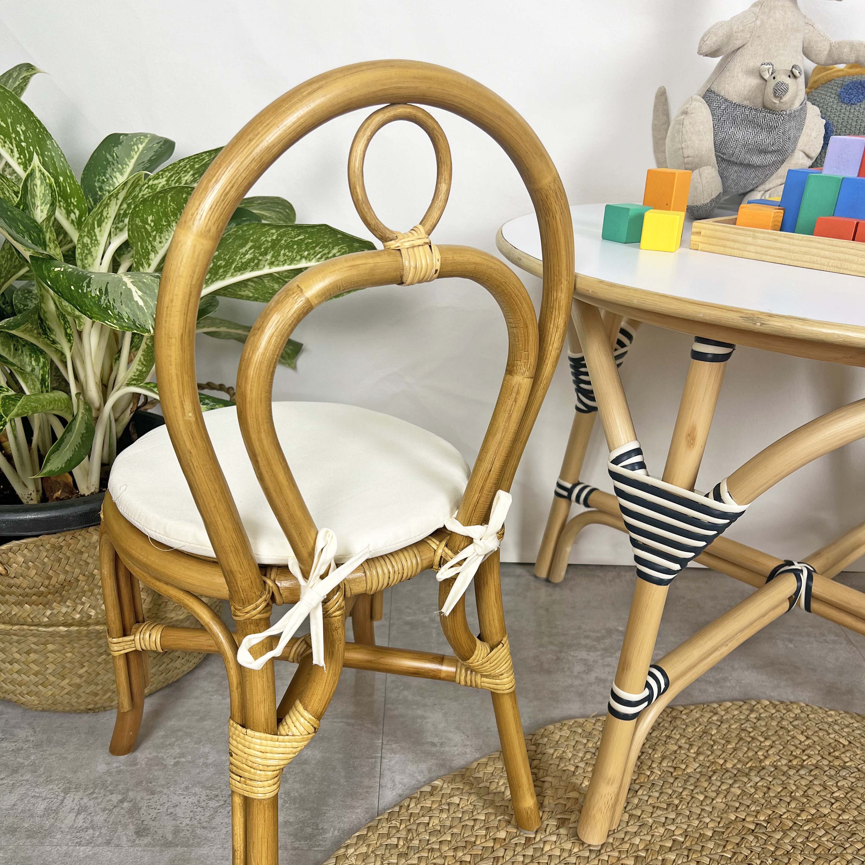 Aulia Kids Table (Medium) & Set of 2 Amélie Kids Chairs