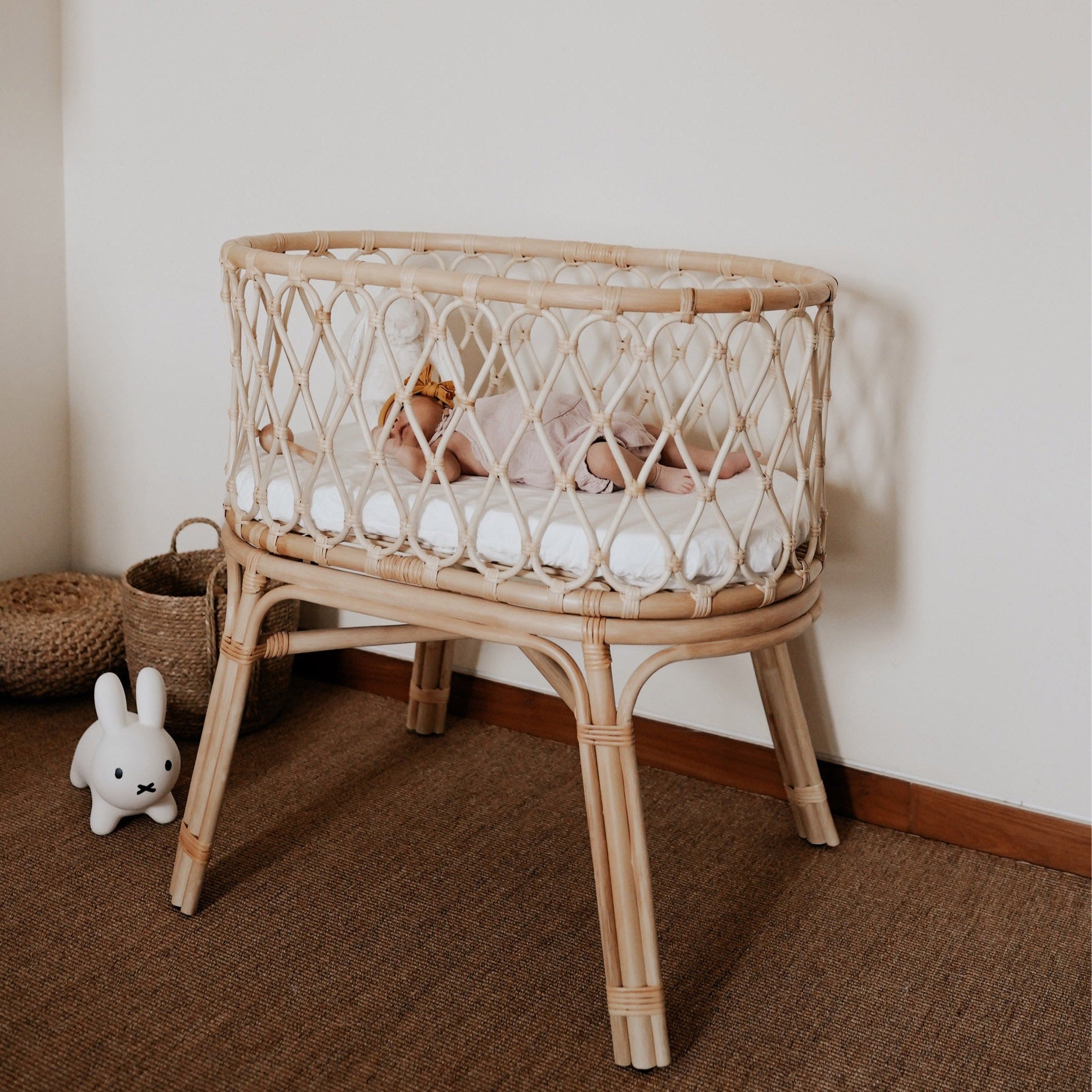 Tempat Tidur Bayi Layla