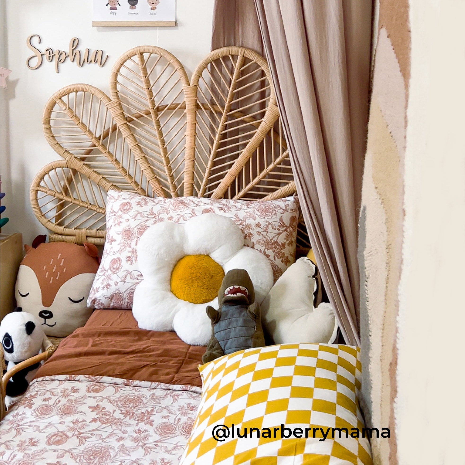 Kepala Tempat Tidur Kelopak