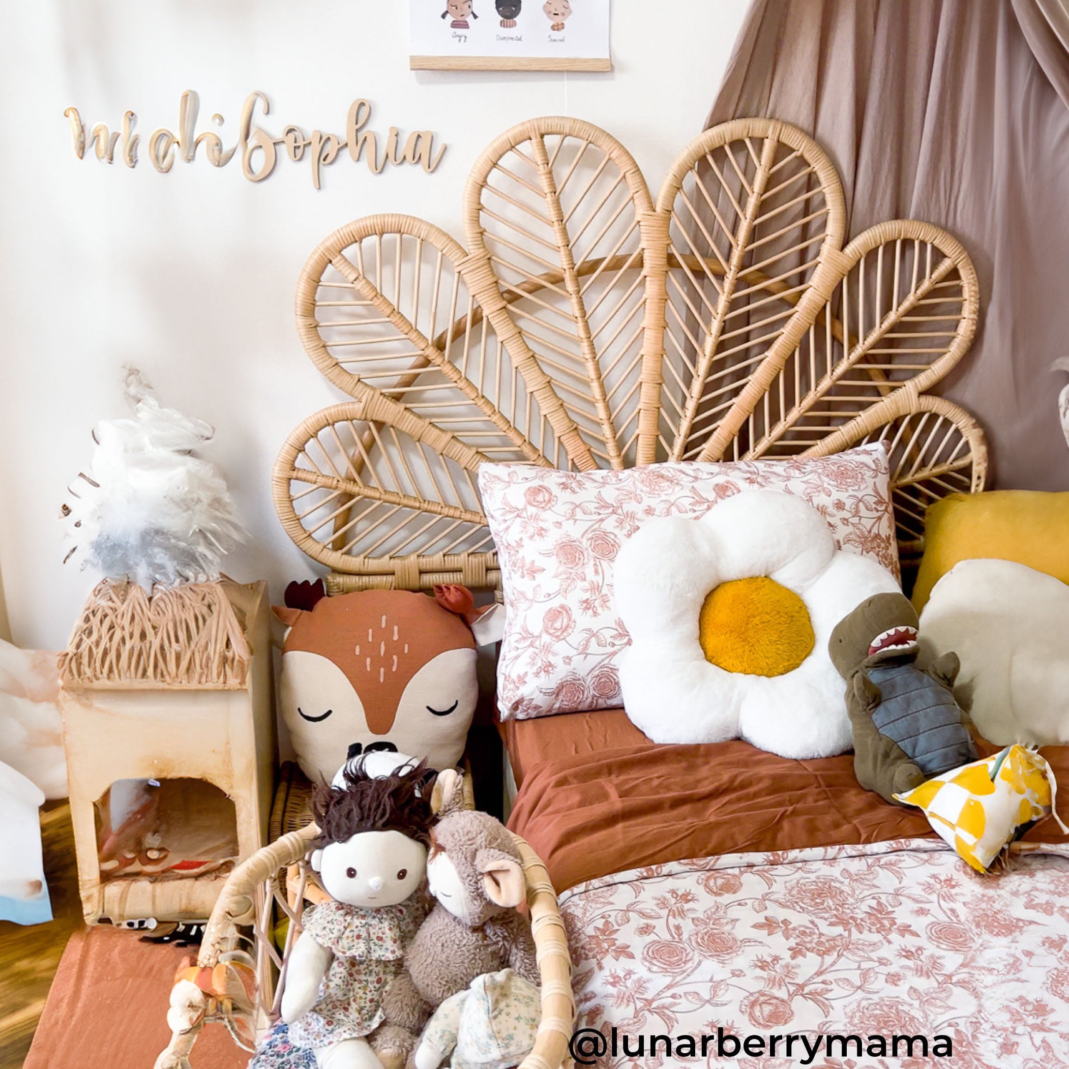Kepala Tempat Tidur Kelopak