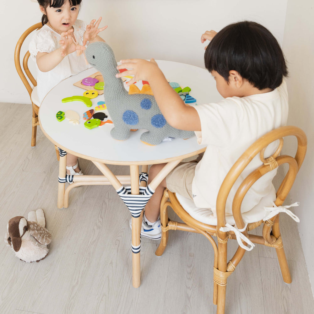 Meja Anak Aulia (Sedang) &amp; Set 2 Kursi Anak Amélie