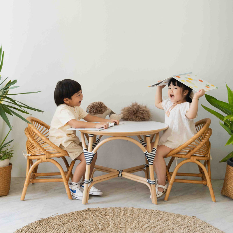 Meja Anak Aulia (Sedang) & Set 2 Kursi Anak Maya (Natural)