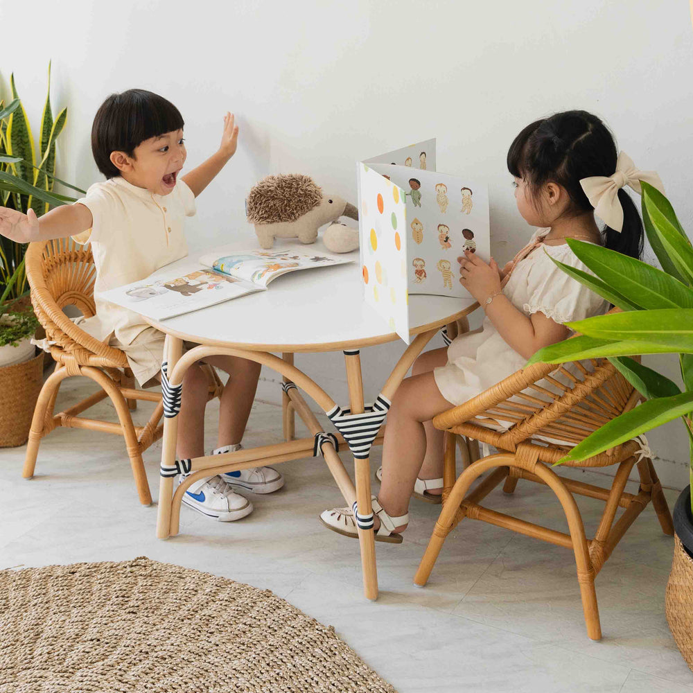 Meja Anak Aulia (Sedang) &amp; Set 2 Kursi Anak Maya (Natural)