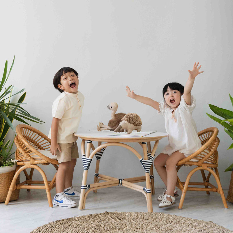 Meja Anak Aulia (Sedang) & Set 2 Kursi Anak Maya (Natural)