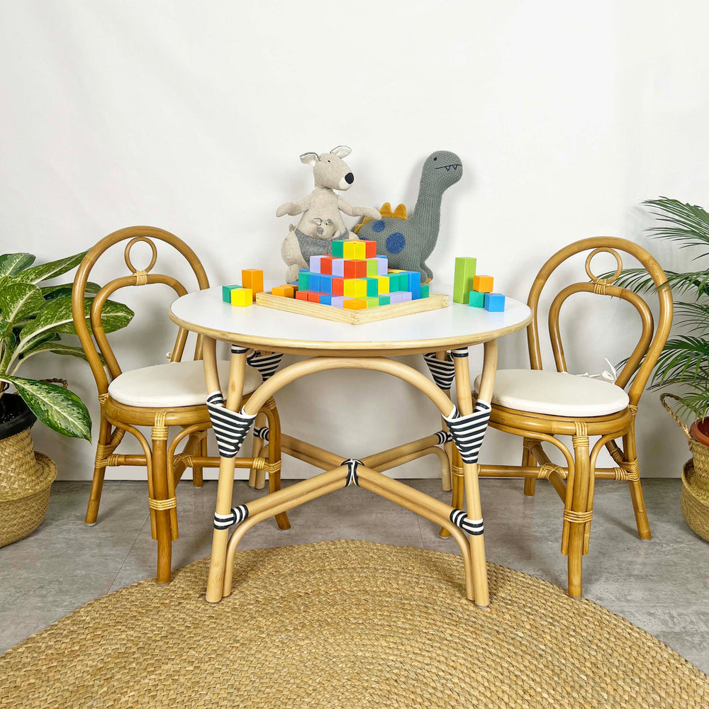 Meja Anak Aulia (Sedang) &amp; Set 2 Kursi Anak Amélie