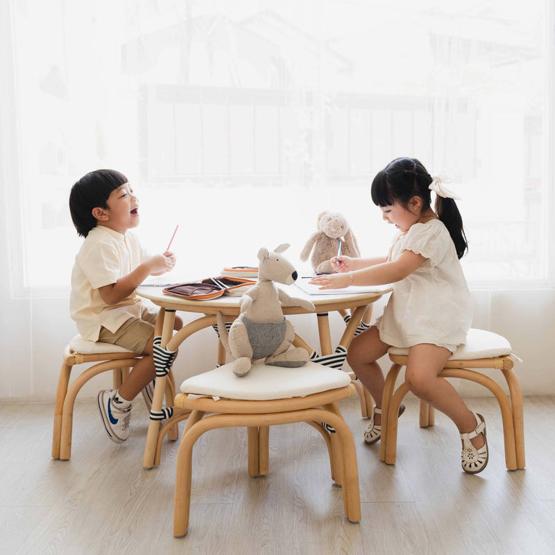 Meja Anak Aulia (Besar) & Set Bangku Anak Aulia