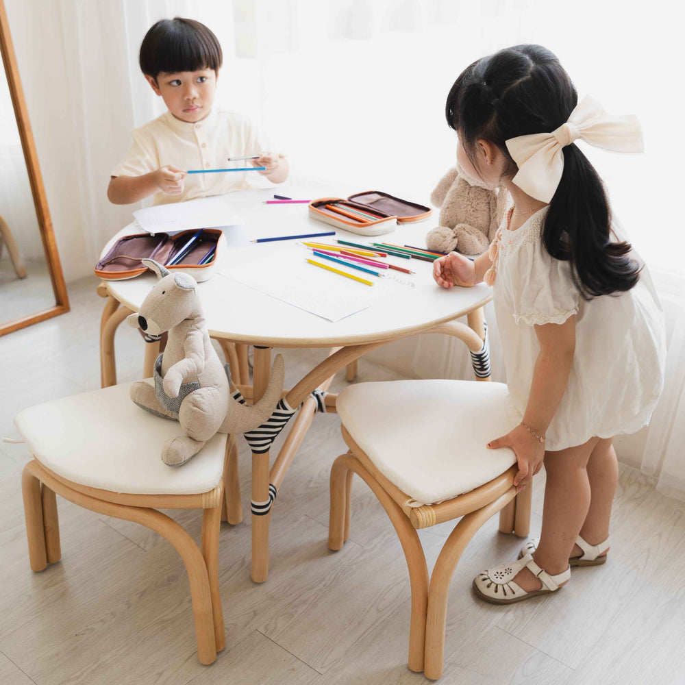 Meja Anak Aulia (Besar) &amp; Set Bangku Anak Aulia